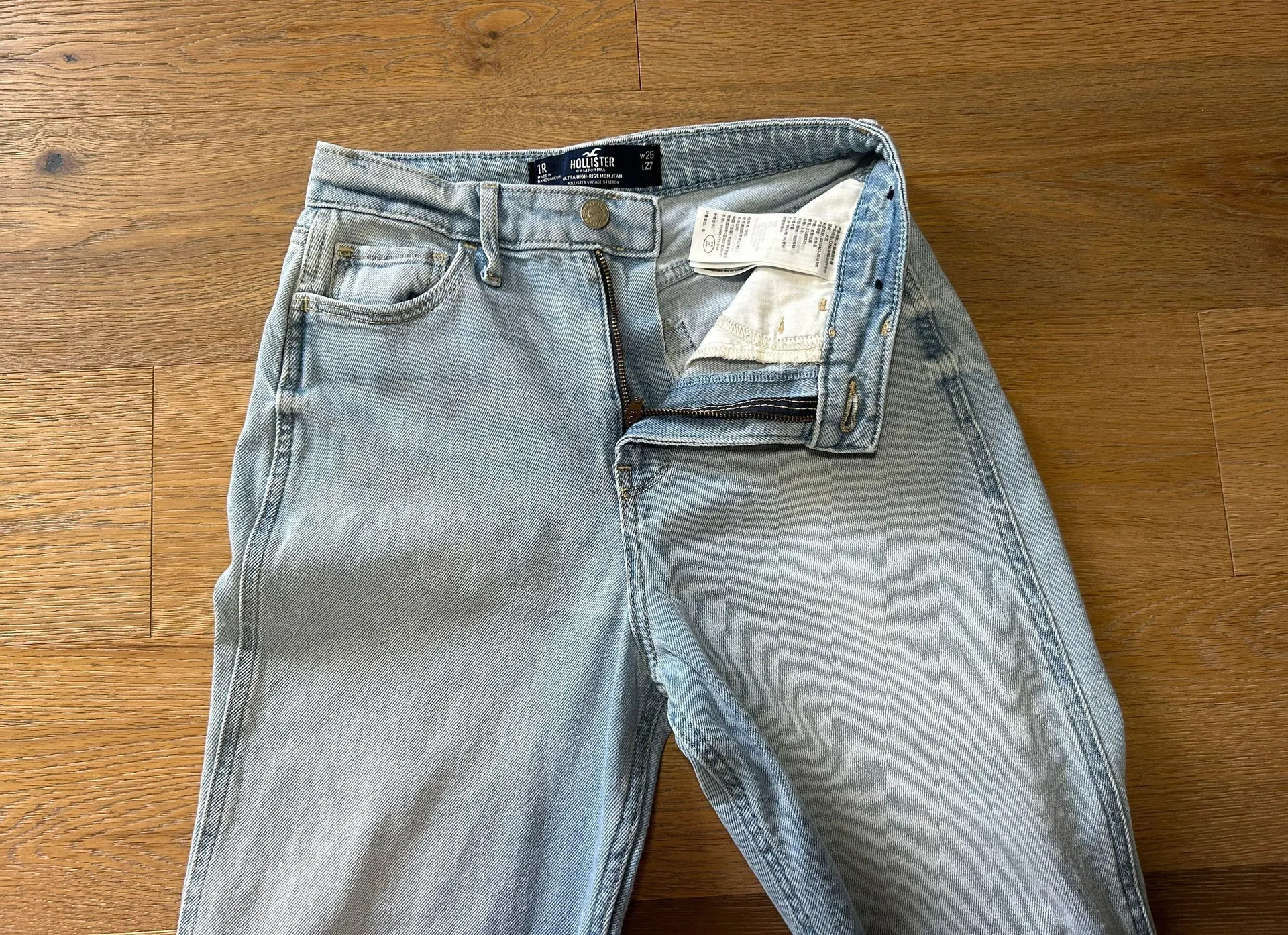 Hollister mom jeans Size 1 (size 0) - Image 6