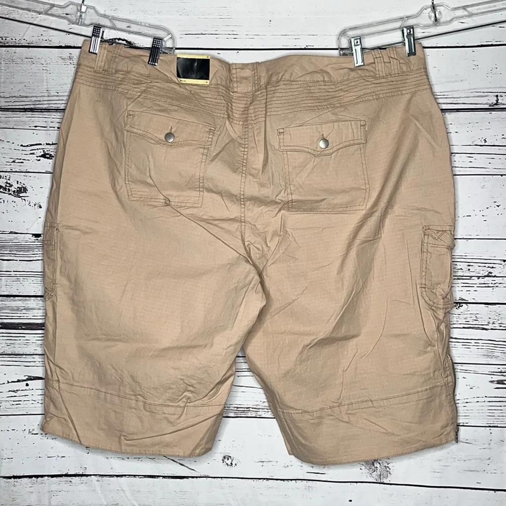 Venezia Lane Bryant NWT Size 28 Tan Side Zip Cargo Bermuda Shorts - Image 3