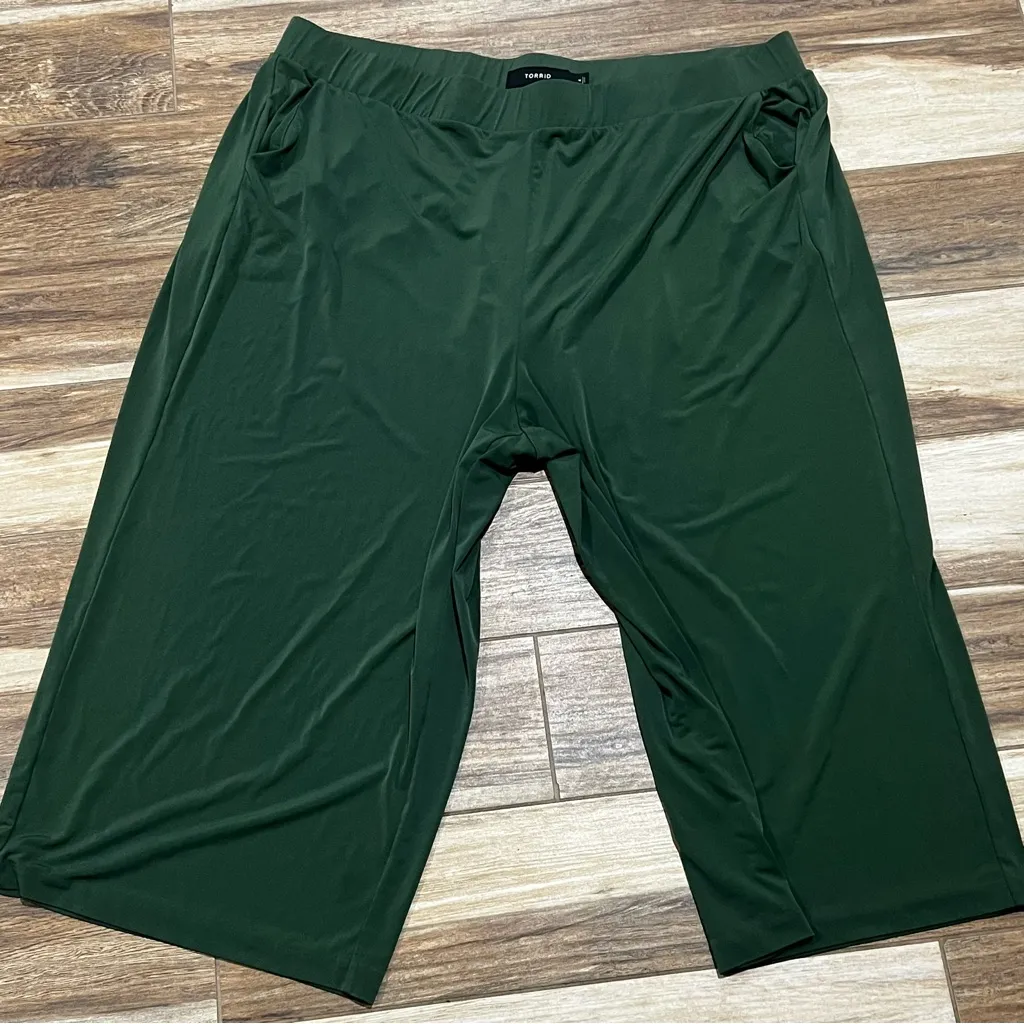 Torrid green pullon stretchy crop pants - Image 6