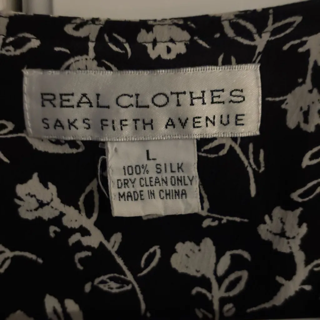 Vintage Saks Fifth Avenue silk black white floral Blouse size large.‎ - Image 5