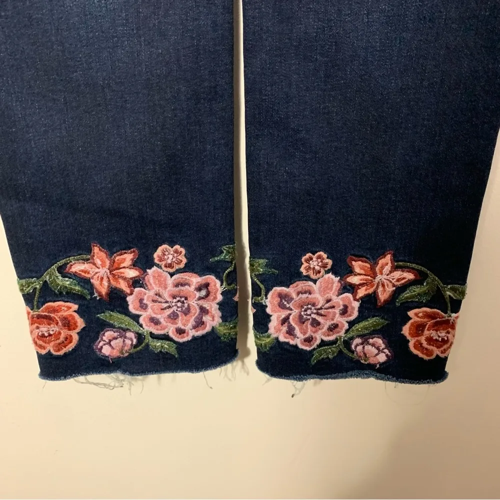 NWOT Driftwood Colette Straight Leg Floral Trim Raw Hem Jeans Size 25 - Image 10