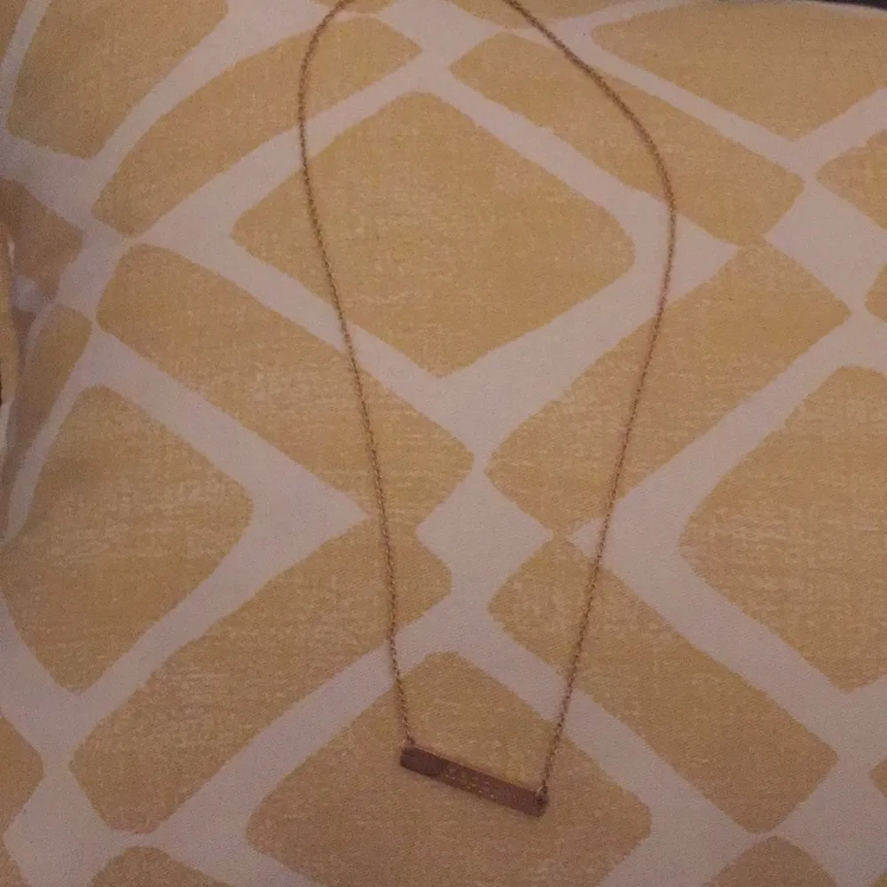 Jook and Nona “Happy” necklace Gold - Image 3