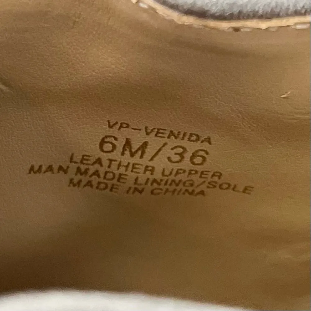 VINCE CAMUTO Venida Gray Suede Leather Heeled Ankle Booties 6 M - Image 8