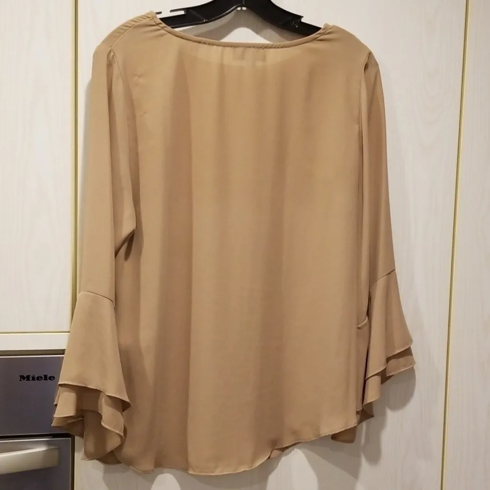 💕VERONICA M💕 Ruffle Long Sleeve Blouse Top - Image 4