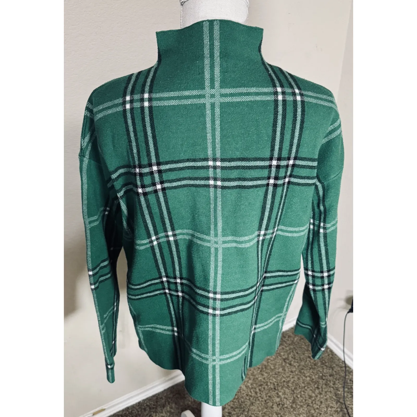 Nicole Miller New York Women’s Plaid Mock Neck Sweater Plaid Green Black Large - Image 3