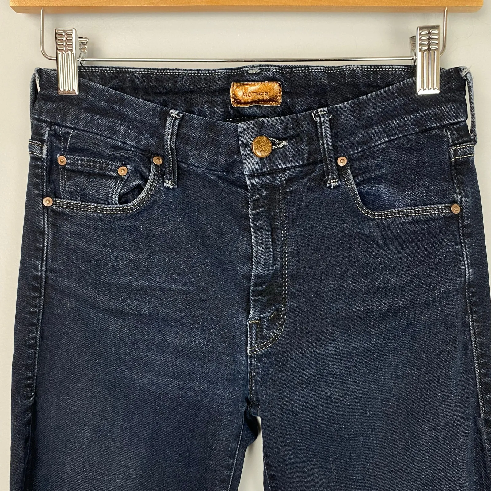 MOTHER Looker Cropped Skinny Jeans In Coffee, Tea, or Me? Size 2/26 Blue - Image 5