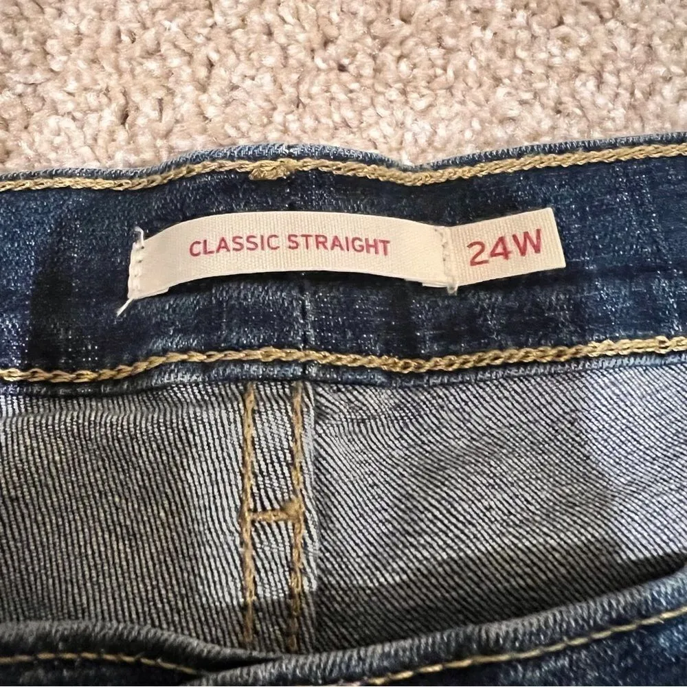 NWT Levi Classic Straight, Size 24W Short. From a Smoke‎ Free Home. - Image 3