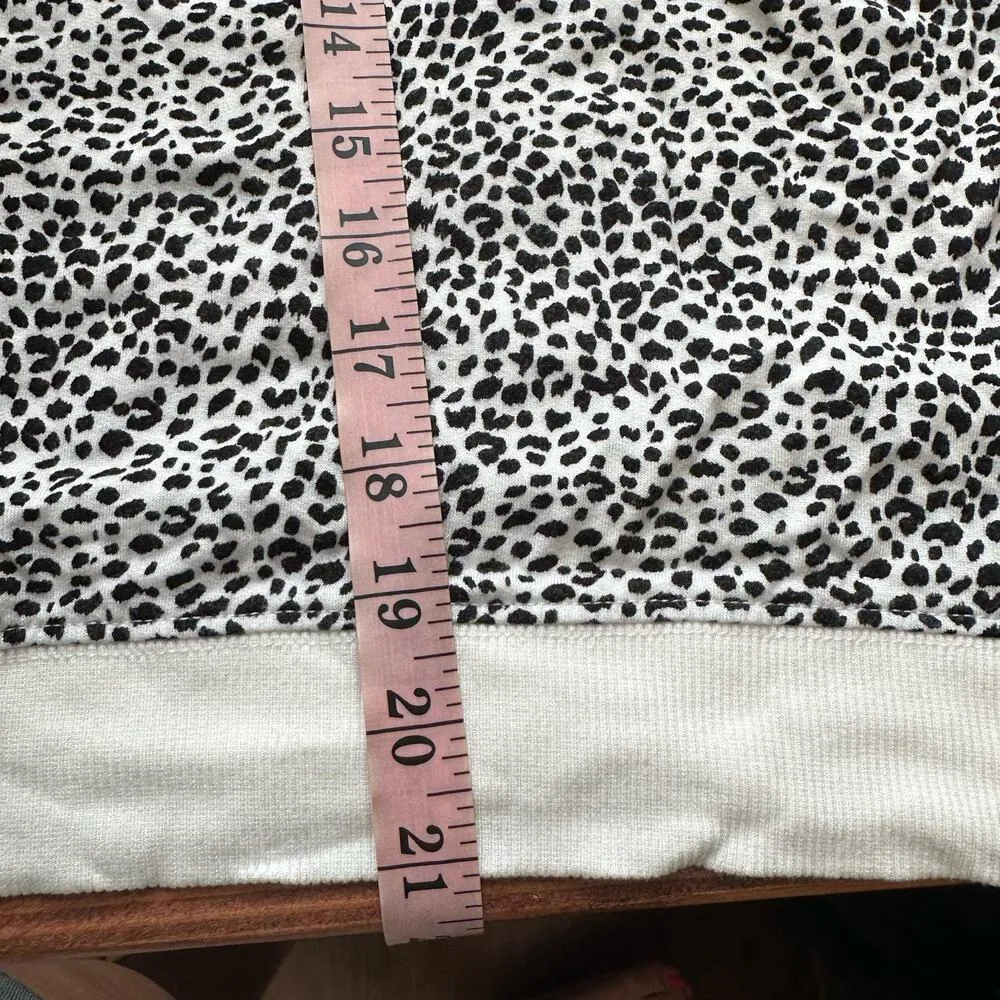 Z Supply White Black Leopard Pullover Sweatshirt Size Medium Cozy - Image 6