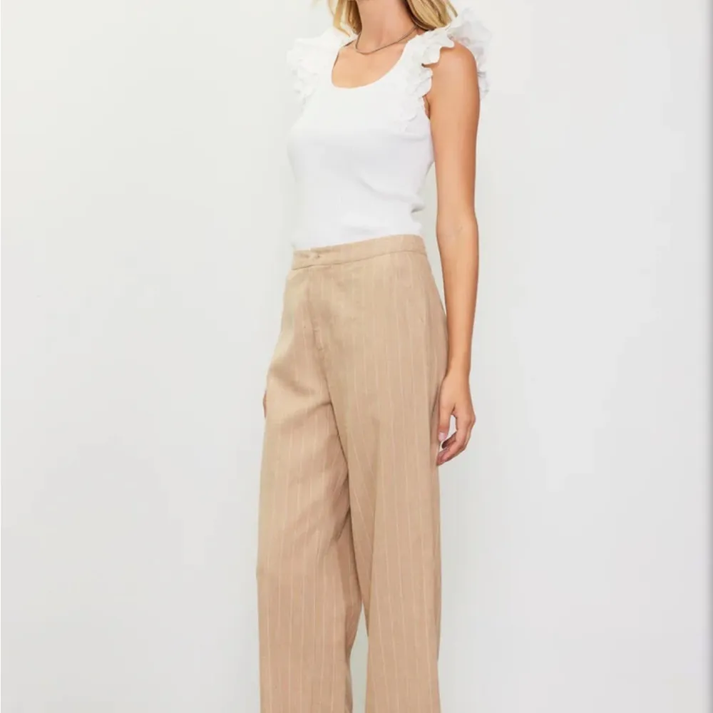 Skies Are‎ Blue Small Tan Linen Cropped High Rise Pin Striped Pants 73976 Latte - Image 4