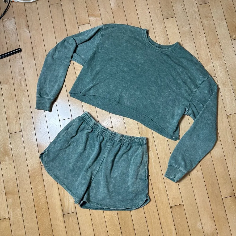 WILD FABLE Soft Washed 2 Piece Set Cropped Sweatshirt & Shorts Size XS/S - Image 2