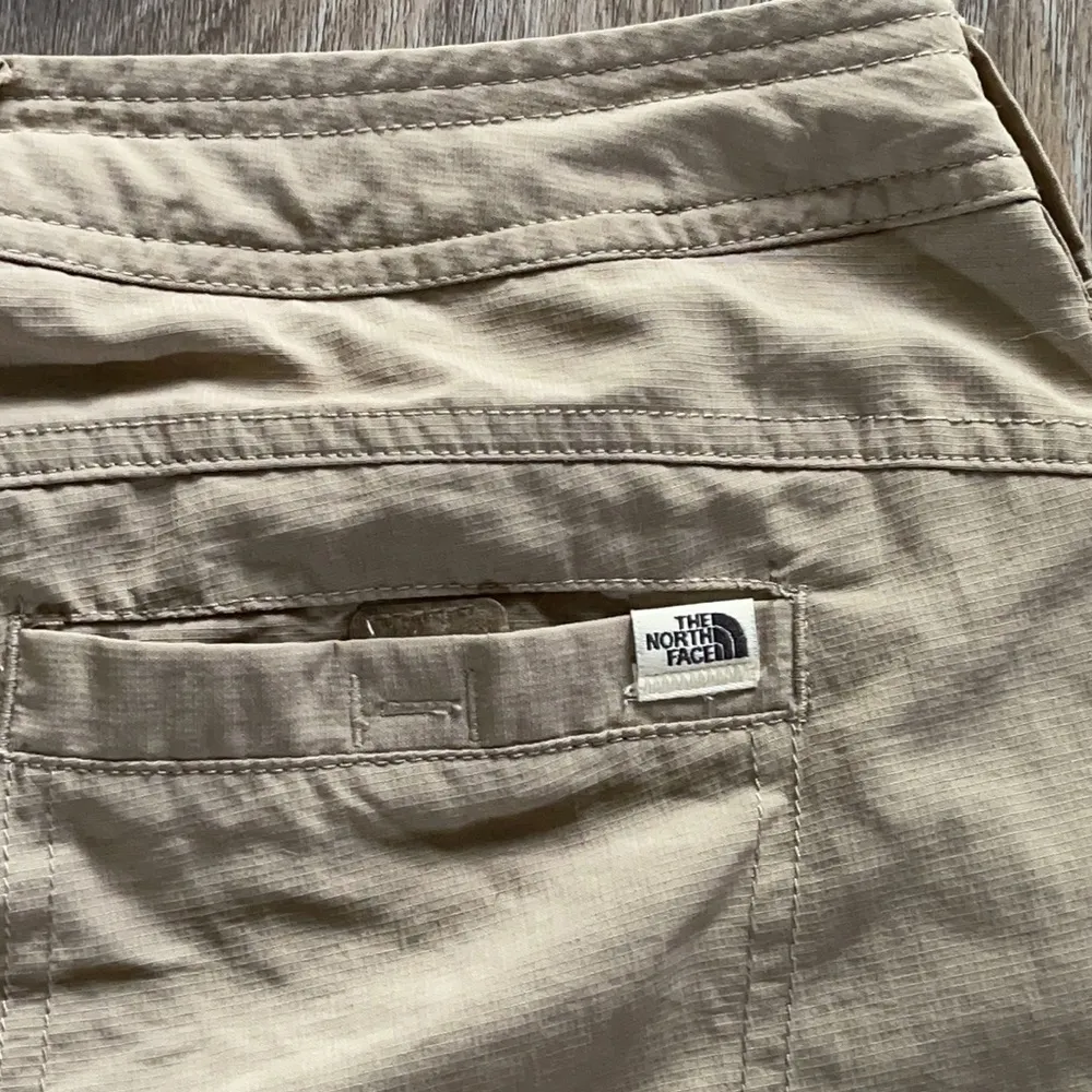 The North Face Horizon 2.0 Khaki Capris Size 4 - Image 11