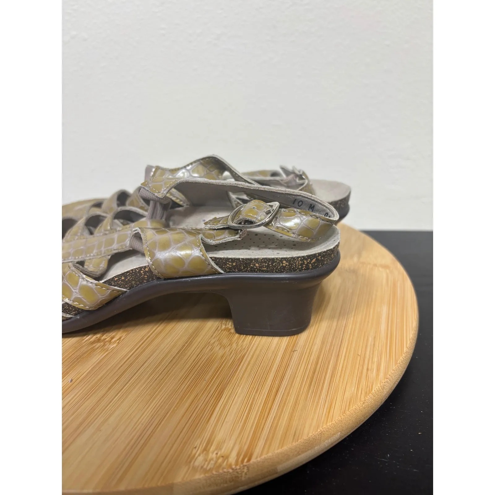 SAS Allegro‎ Croc Size 10M Heel Sandals Comfort Adjustable Buckle Tan Gold - Image 7