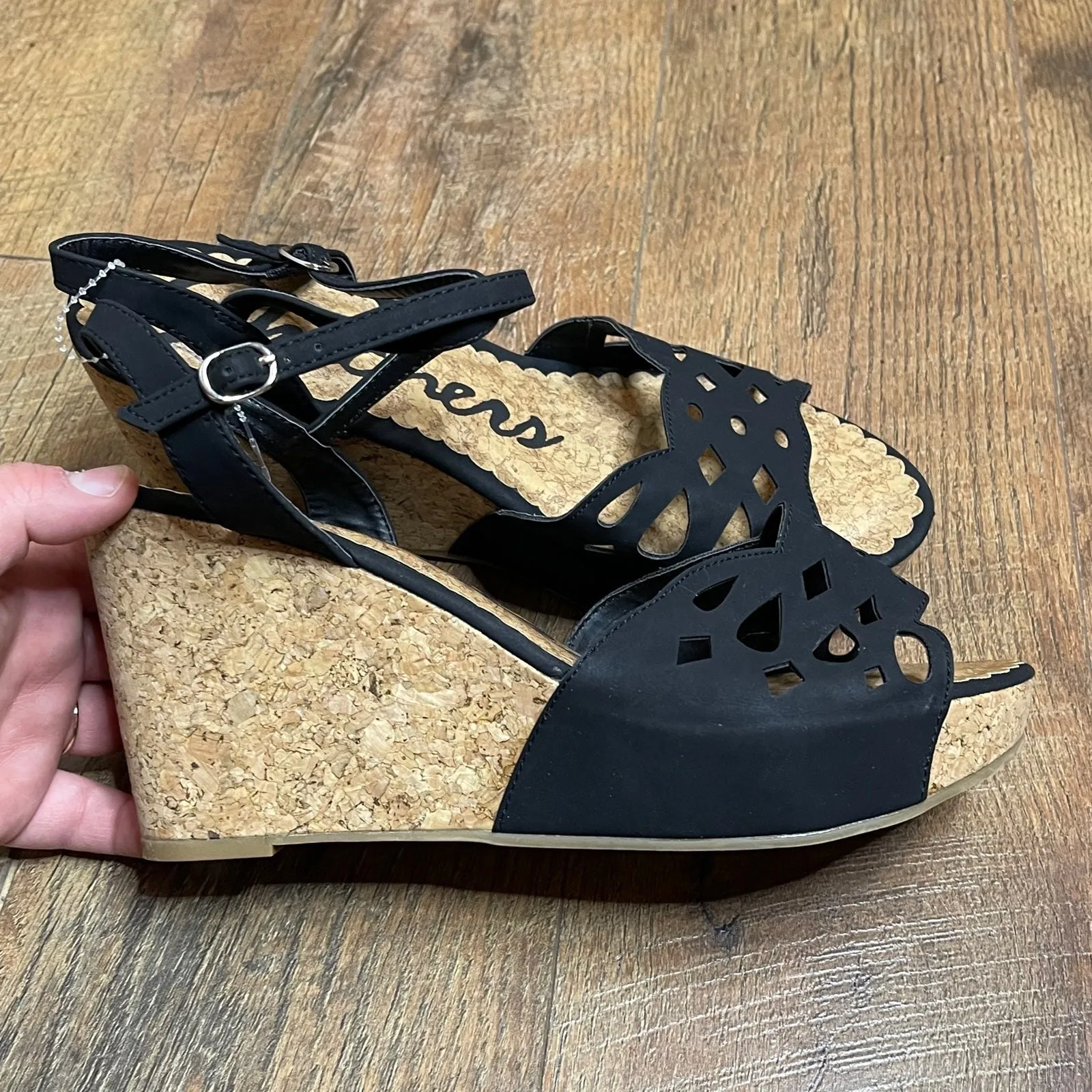 NWOT Sketchers Woman’s Black & Cork Wedge Heels Size 10 - Image 4