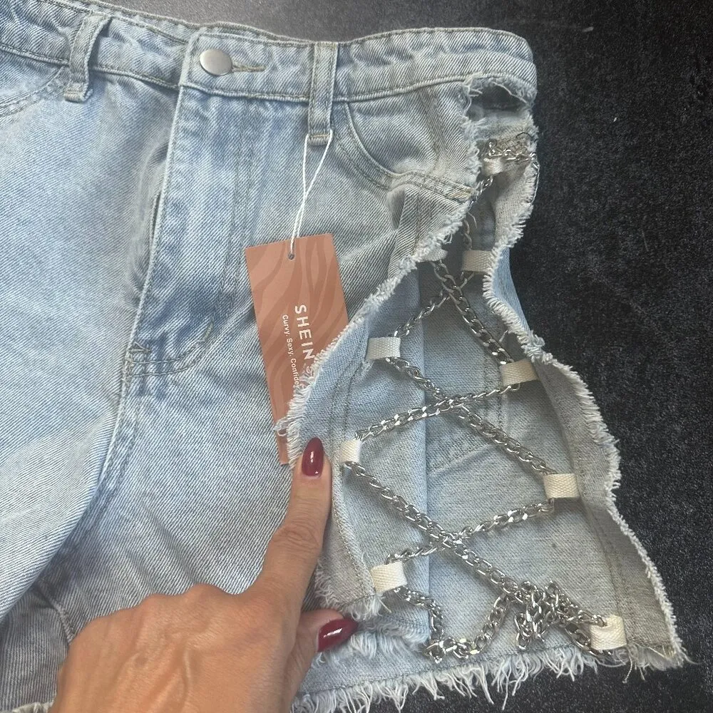 SHEIN SXY High Waist Chain Lace Up Denim Shorts Size 29 - Image 2