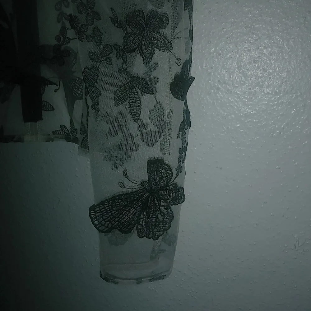 Salt M Butterfly Net Applique Puff Sleeve Crop Top Black Size M - Image 7