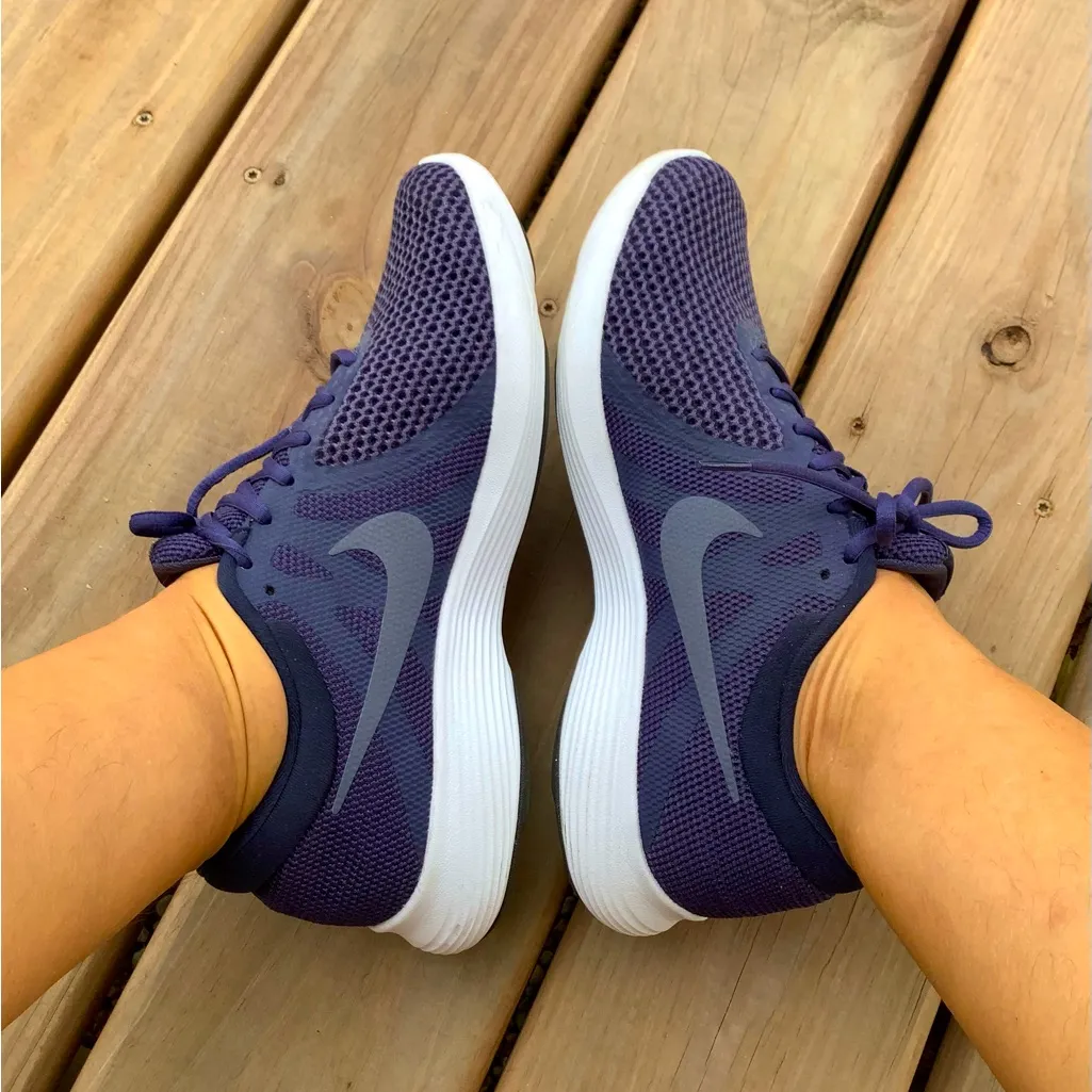 Comfy NIKE sneakers 💙🤍💙 - Image 10