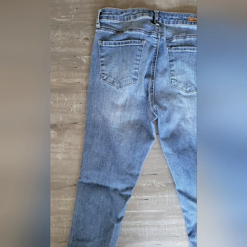 Articles of Society Jeans Size 27 - Image 2