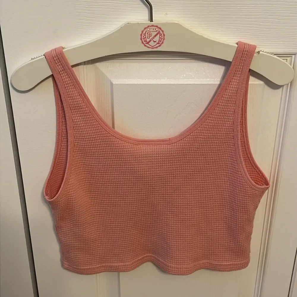 Aritzia TNA Notch Neck Waffle Tank - Image 3