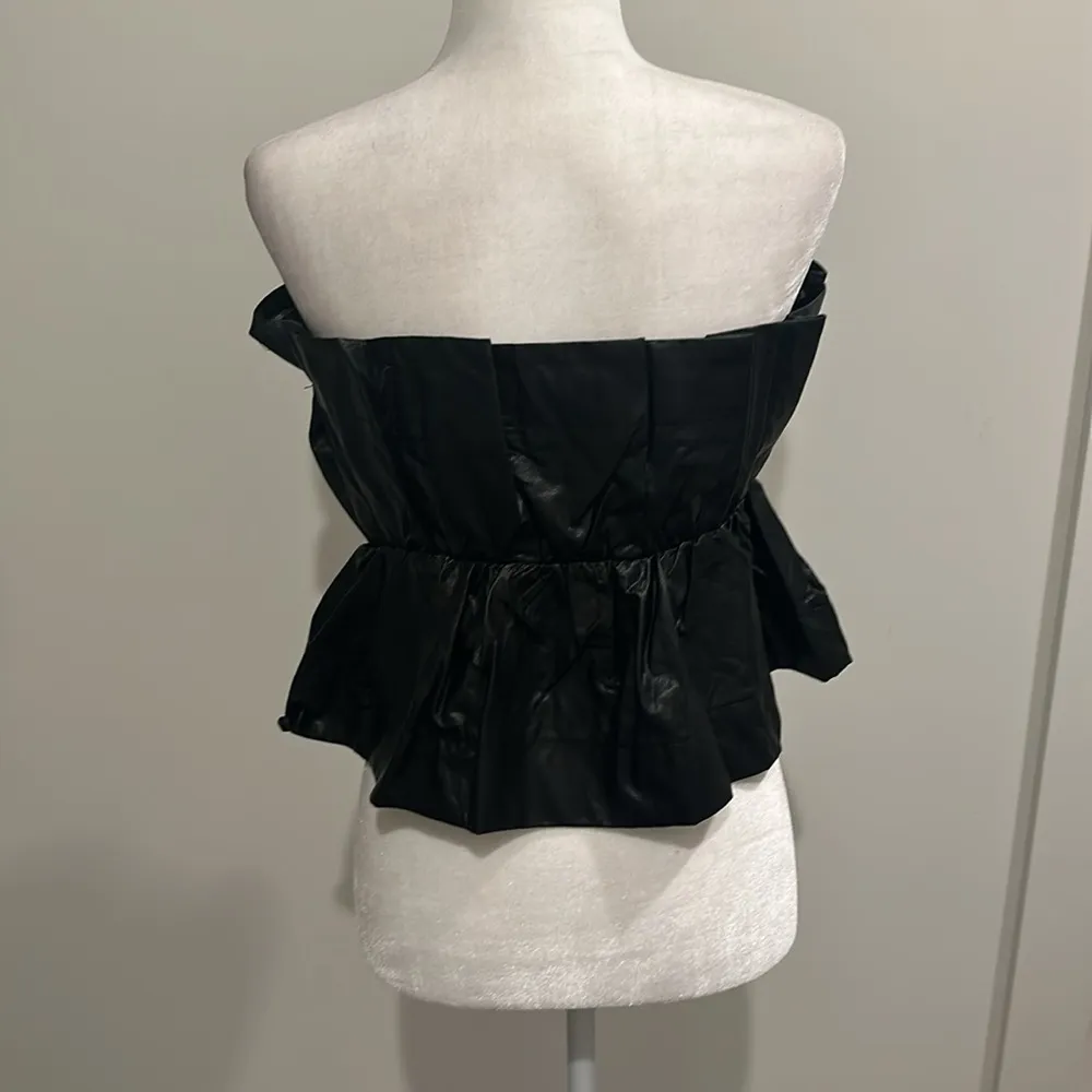 NWOT TCEC Black Faux Leather Strapless Top Sz L - Image 6