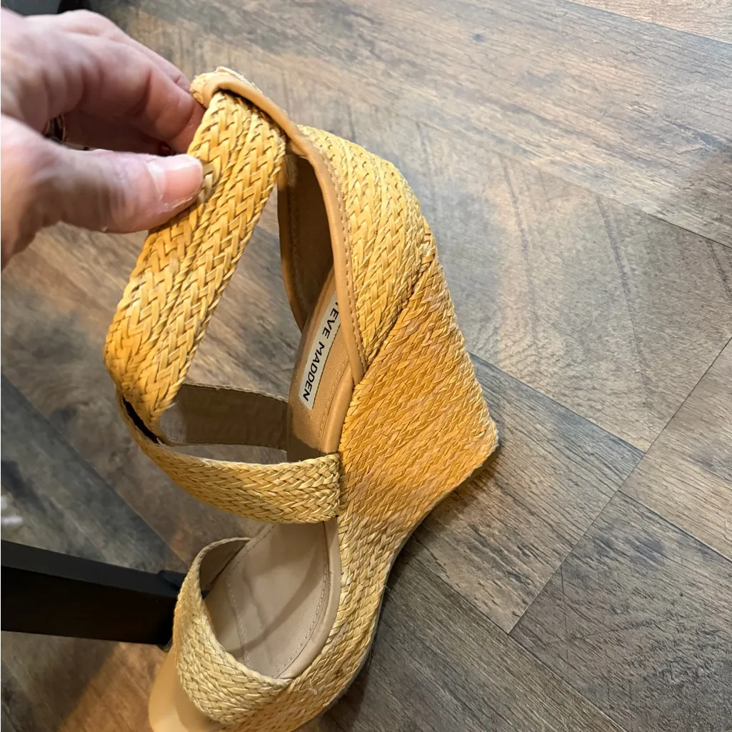 Steve Madden Haywire Woven Raffia Tan Wedges size 8.5 - Image 16