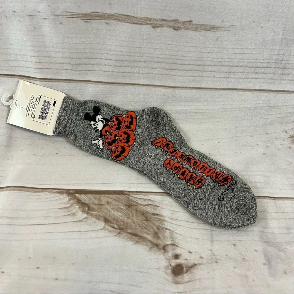 NWT Vintage Unlimited Mickey Mouse Disney Halloween Pumpkin Gray Socks Size 9-11 - Image 3