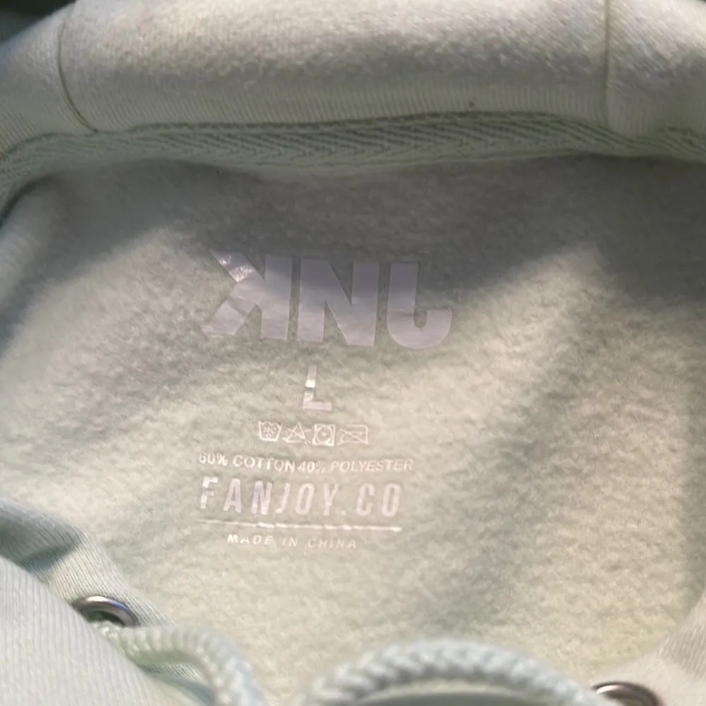 kNj Peace Out Light Green Hoodie Size L - Image 2