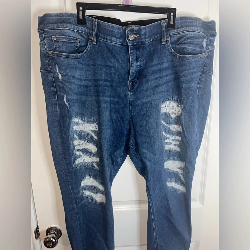 Torrid Distressed Premium Stretch Denim Stitched Bombshell Skinny Jeans Sz 26R - Image 7