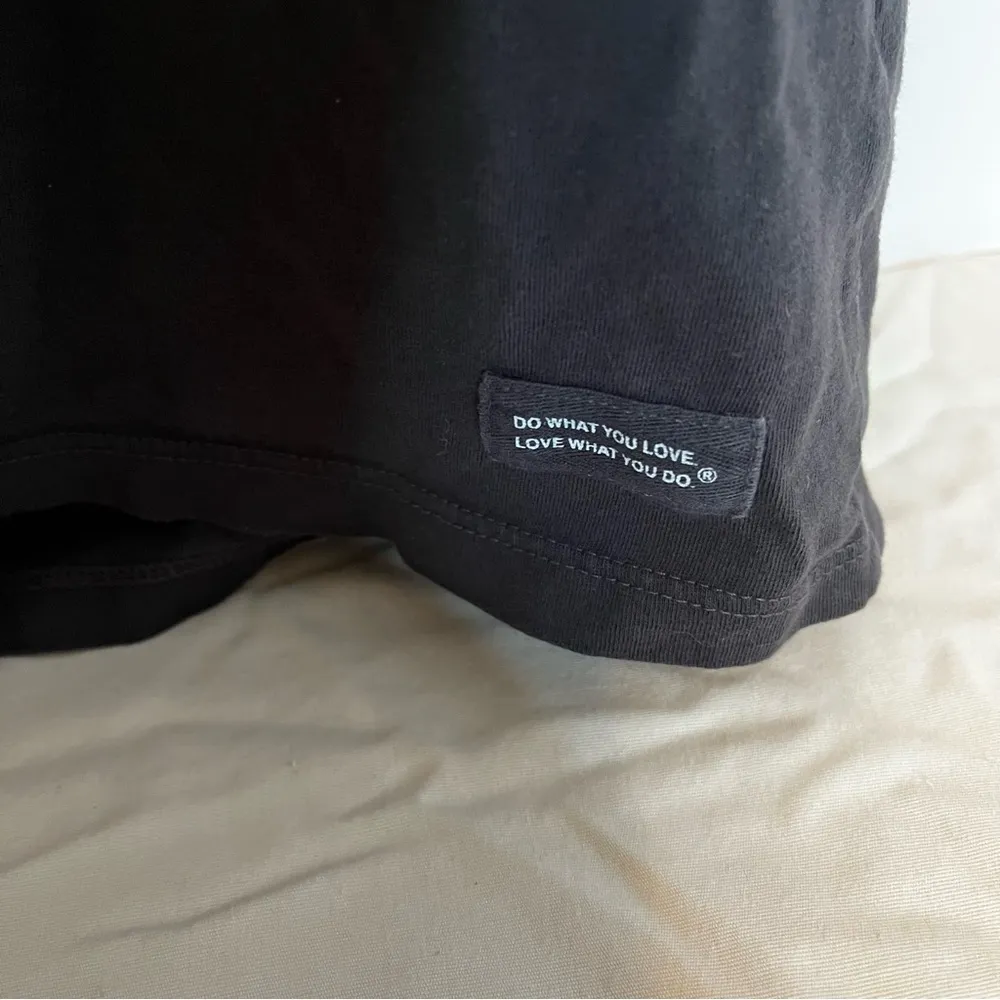 Dark grey life is good t shirt - Image 2