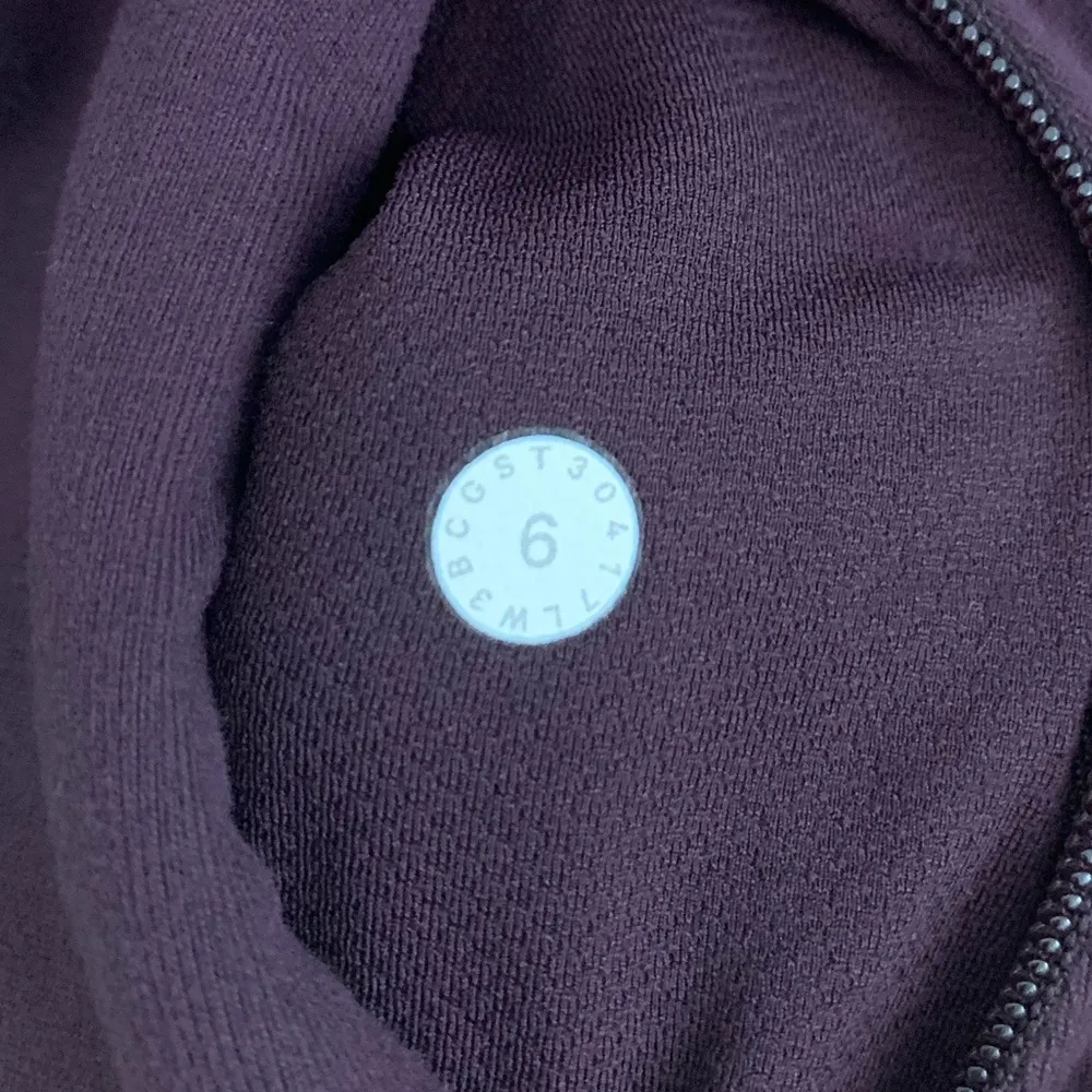 Lululemon Runderful Long Sleeve Running layer size 6 - Image 5