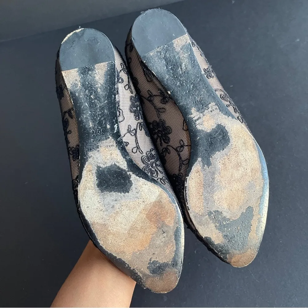 MARC JACOBS | Nude Flats with Floral Lace Overlay - Image 11