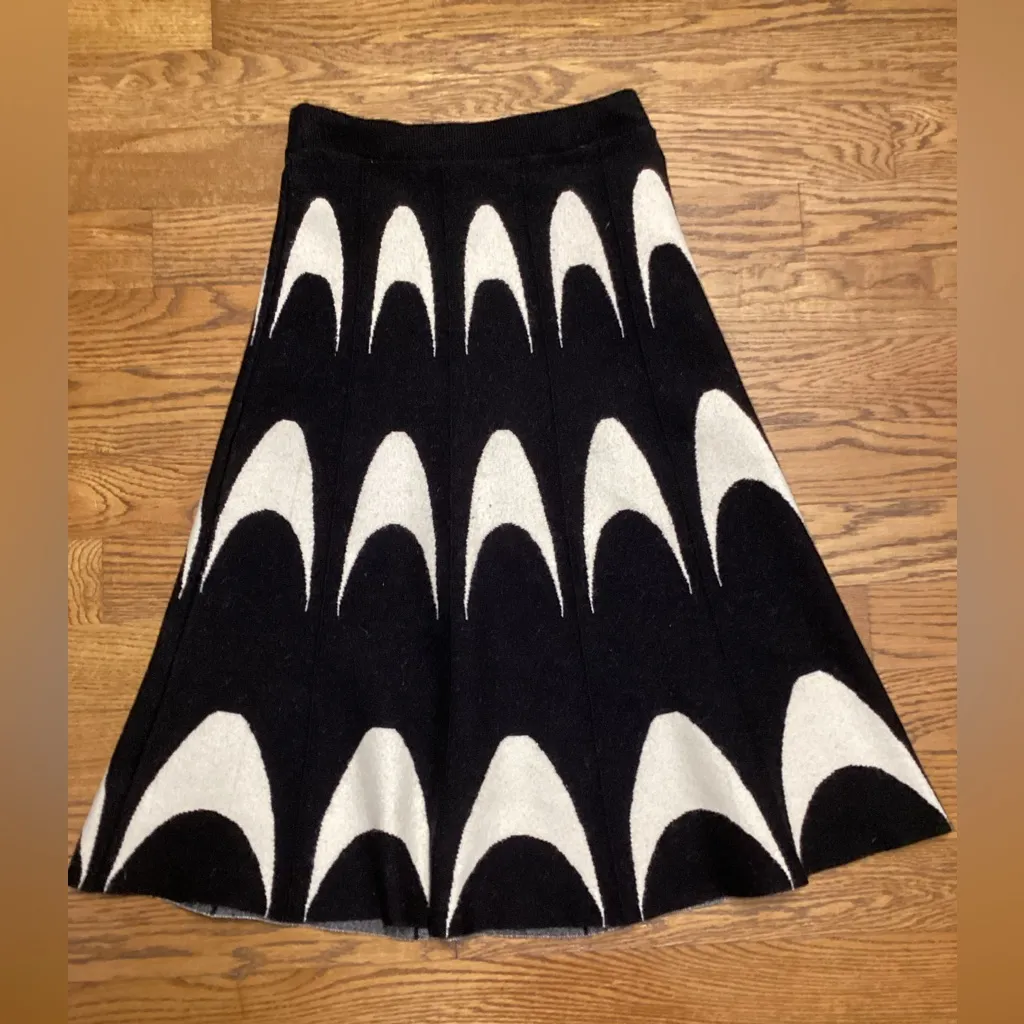 Gracia Luna A-line skirt. Size Medium - Image 3