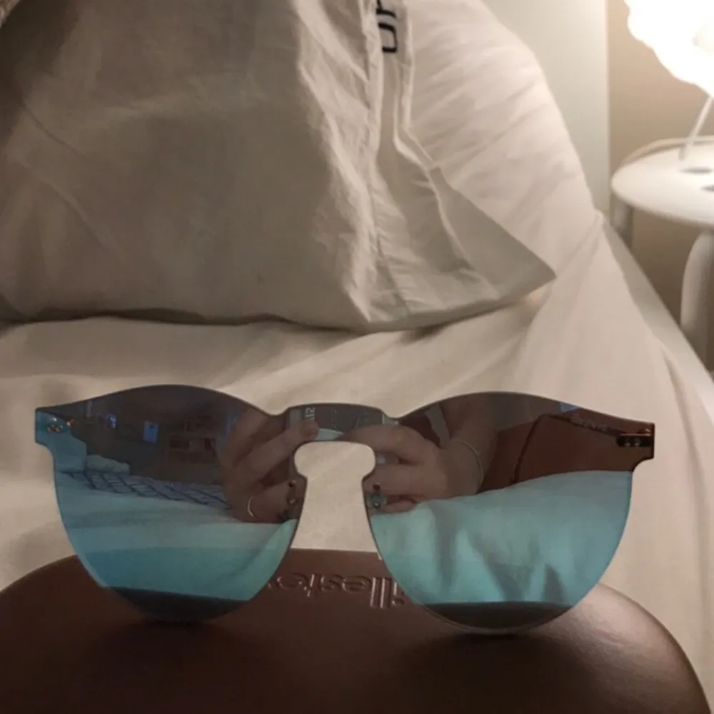 Illesteva Leonard Ii Sky Blue Sunglasses - Image 4