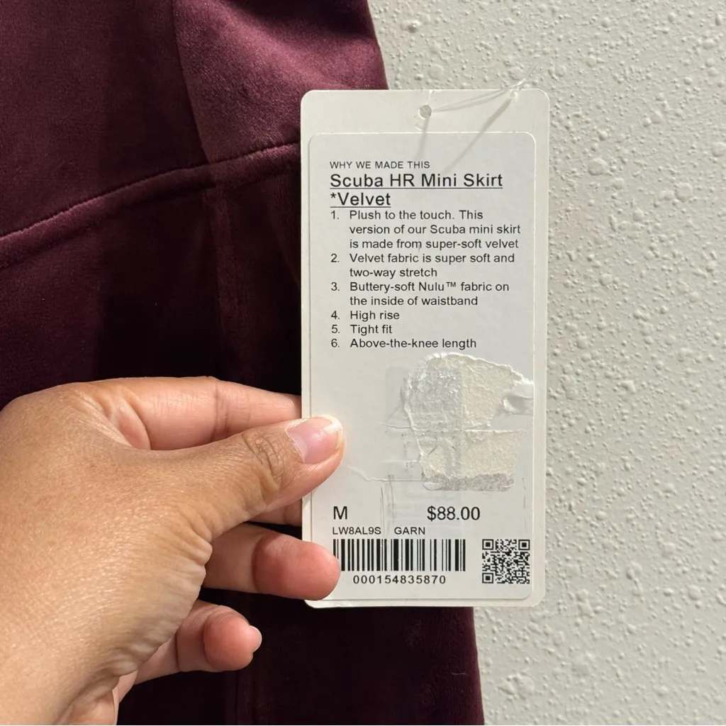 Lululemon NWT Medium Garnet  Scuba High Rise Mini Velvet Skirt Comfort Casual - Image 4