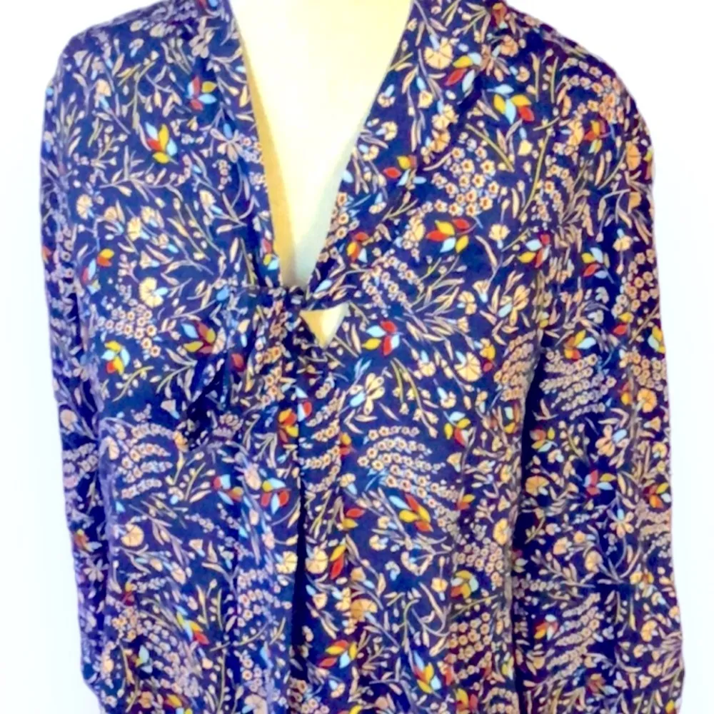 Anthropologie Maeve Tie Neck Swing Top size S - Image 2