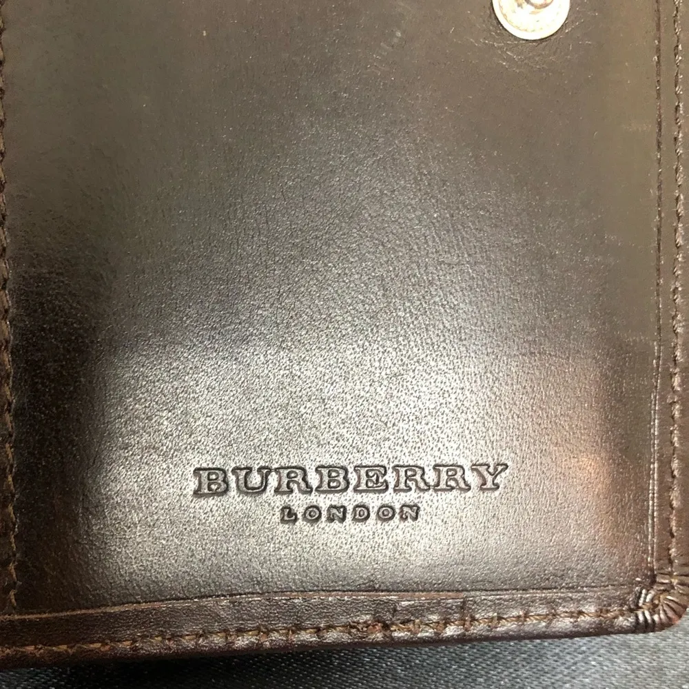 BURBERRY Nova Check Compact Brown Leather and Canvas Kisslock Wallet - Image 8