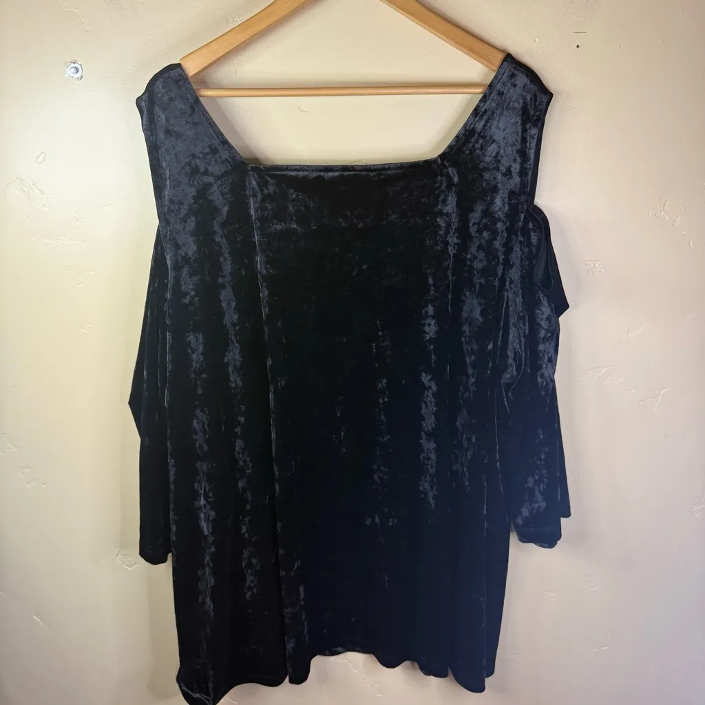 Catherines Cold Shoulder Velour Top Plus Sz 5X 34/36W Black Witchy Whimsigoth - Image 9
