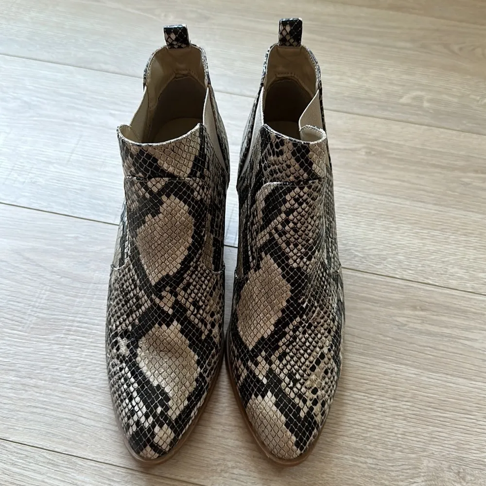 MIA Julissa Snake Skin Ankle Boot size 8.5 - Image 3