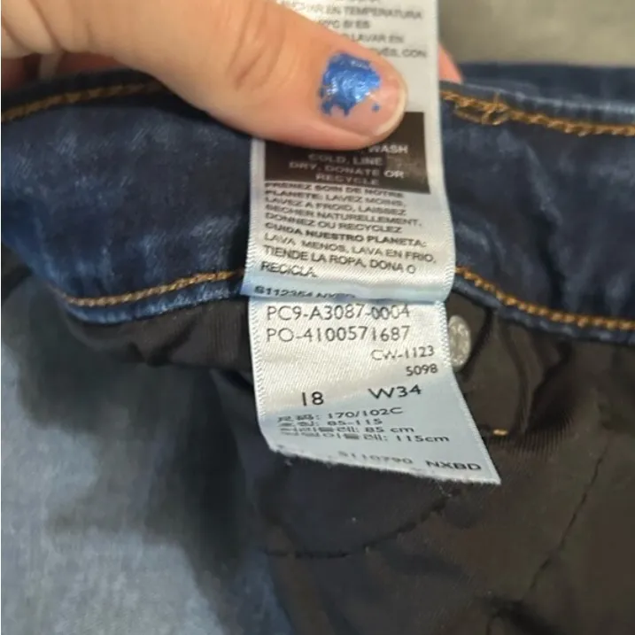 Denizen from Levi's Women's Straight Leg Jeans - Navy - Image 3