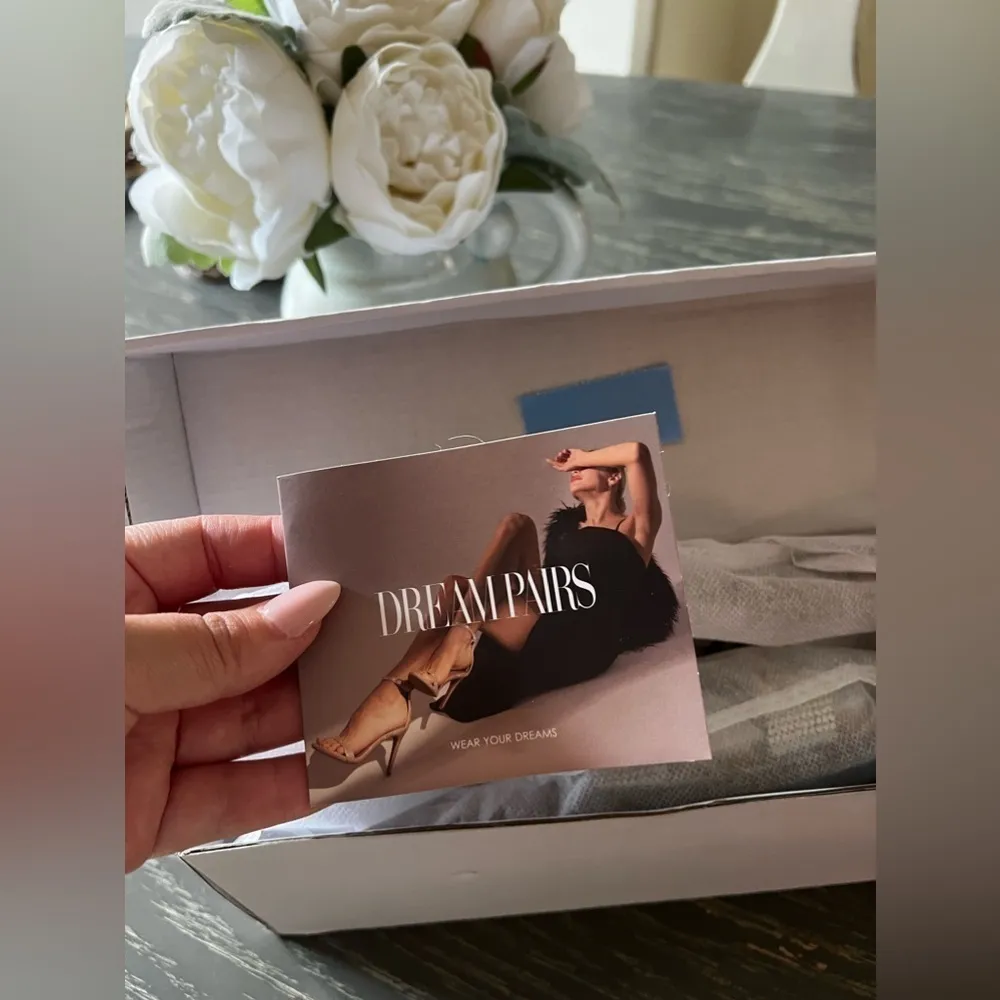 Cut-out Strap Light Sole Slide Sandals sz 7 - Image 3