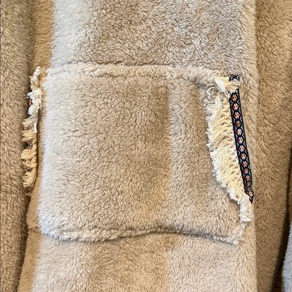 THROWZY by Marlo Lorenz is a Cozy Beige Hooded Snuggly Size undefined - Image 4