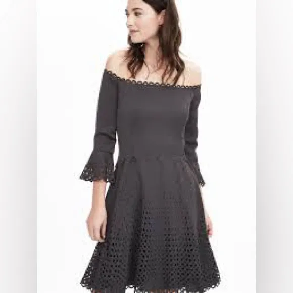 Banana Republic Limited Edition Mink Grey Off Shoulder Eyelet Dress Size 8 Med - Image 2