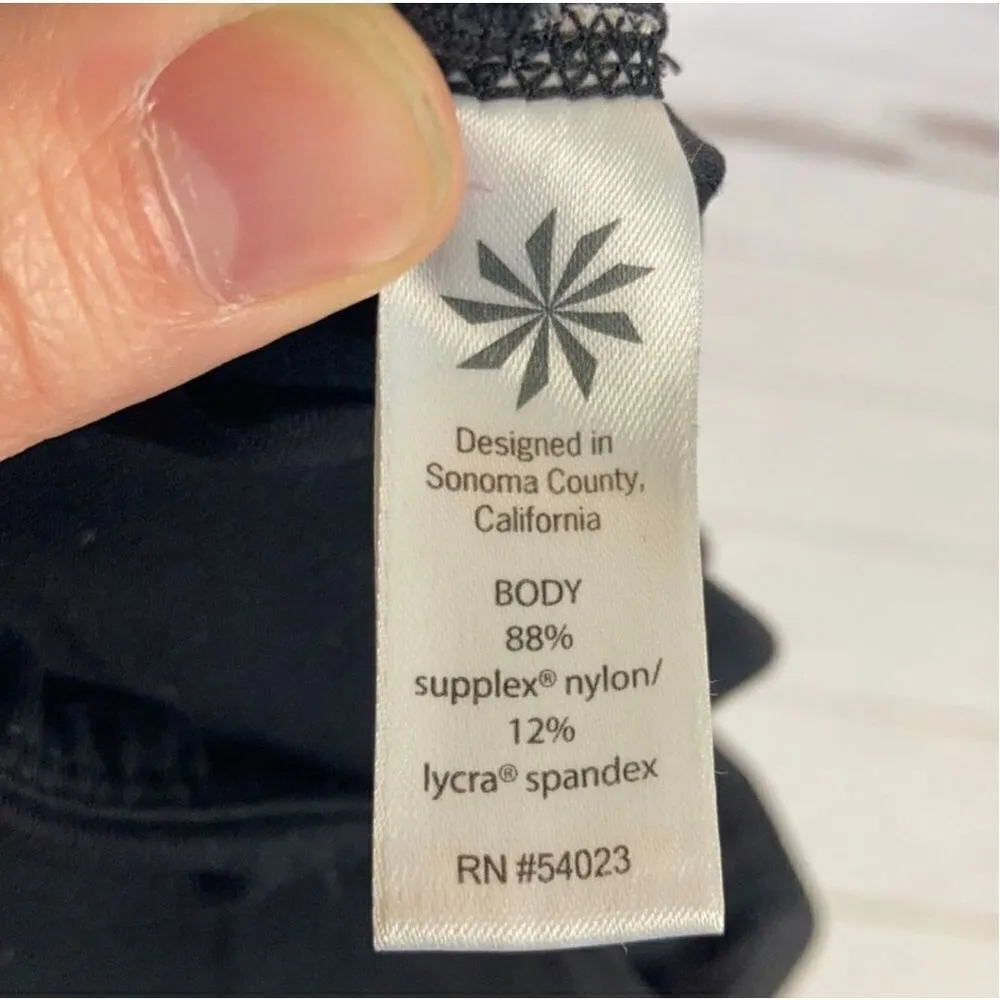 Athleta Black Mind Over Mat Capri Leggings Size Small - Image 6