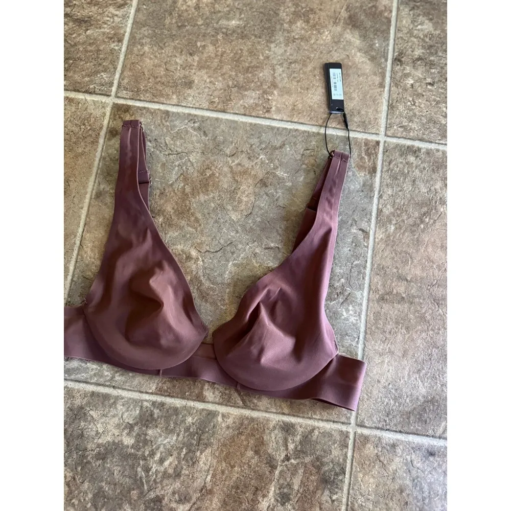 Skims Naked Demi Underwire Stretch Mesh Bra Jasper
Size 32A - Image 3