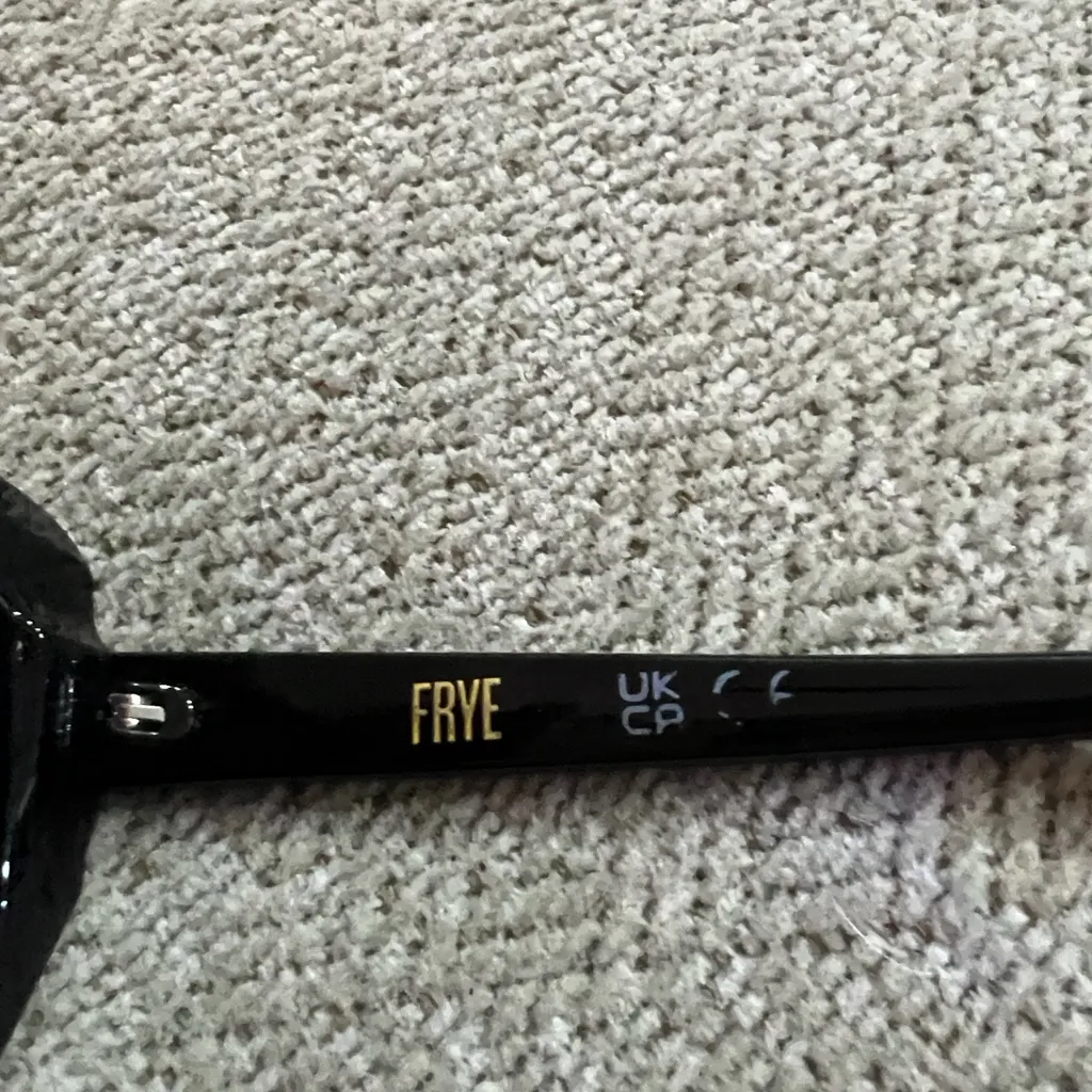 Frye Oversized Black Square Sunglasses Stud Detail 100% UV Protection - Image 3