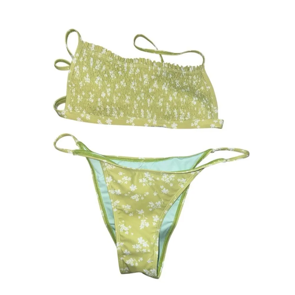 ✨Cupshe Ditsy Floral Smocked Bikini Sz Medium Set✨ - Image 8