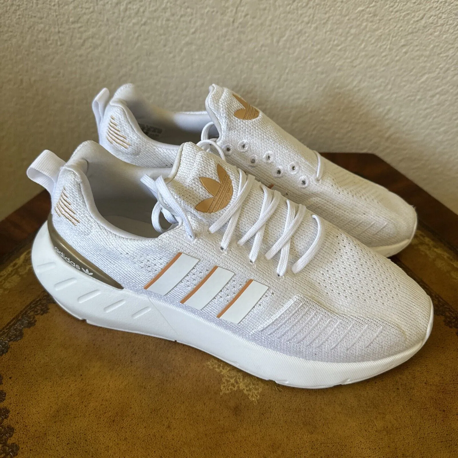Adidas Swift Run 22 GZ4973 Women's Size 7.5 Running Sneakers White Gold‎ - Image 4