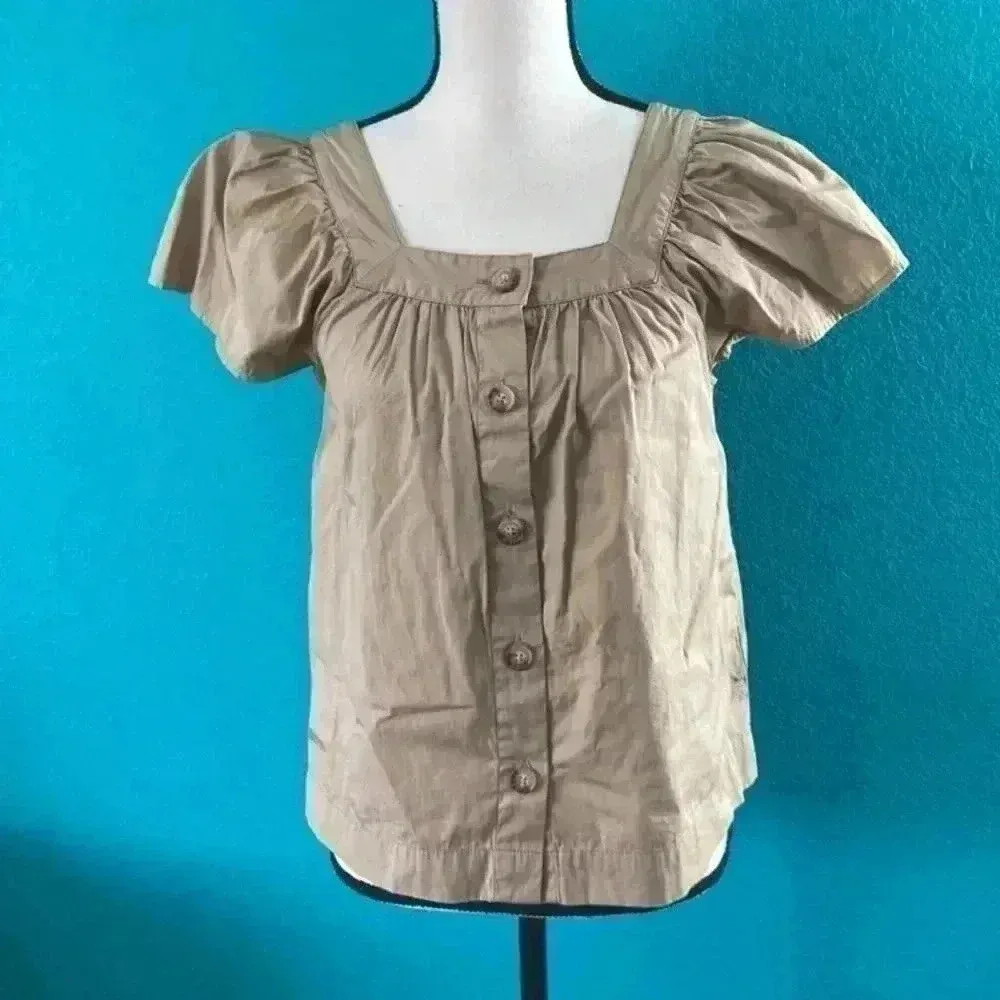 Gap tan brown button up blouse in size xs - Image 2