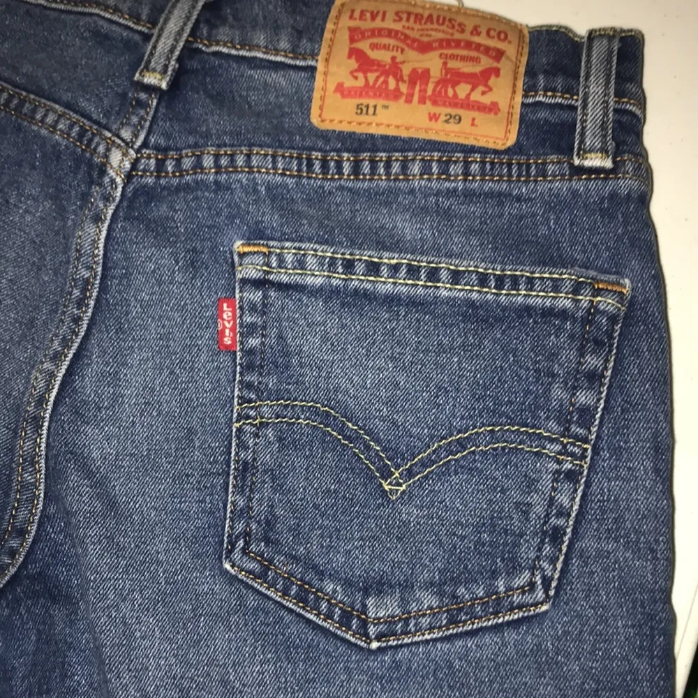 Distressed hem - Levi’s 511 Shorts Bermuda Sz 29 - Image 3