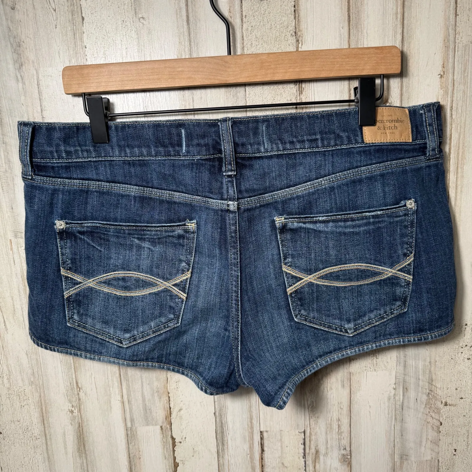 Abercrombie & Fitch Vintage Y2K Dark Denim Mini Micro Shorts Womens Size 12/31 - Image 3