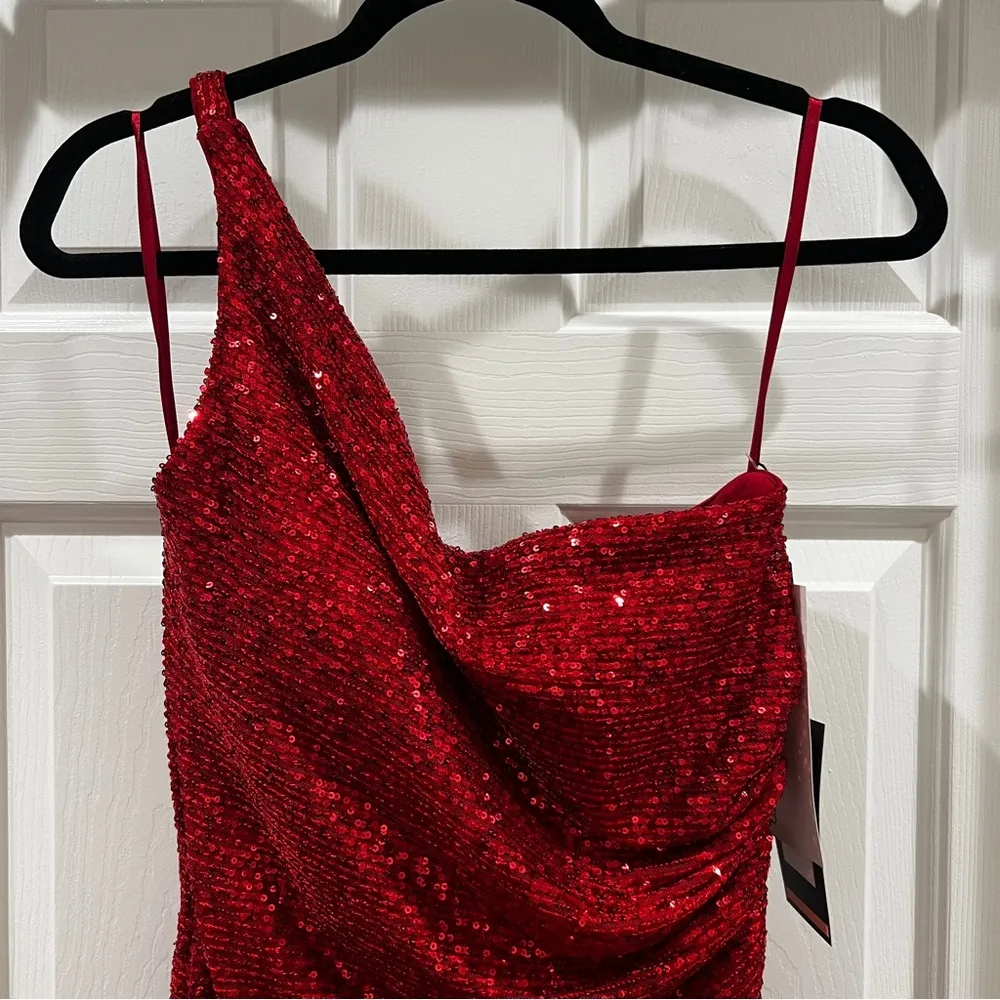 NWT Short One-Shoulder Sequin Homecoming Party Dress
LF-21-29631 SIZE 8 - Image 5